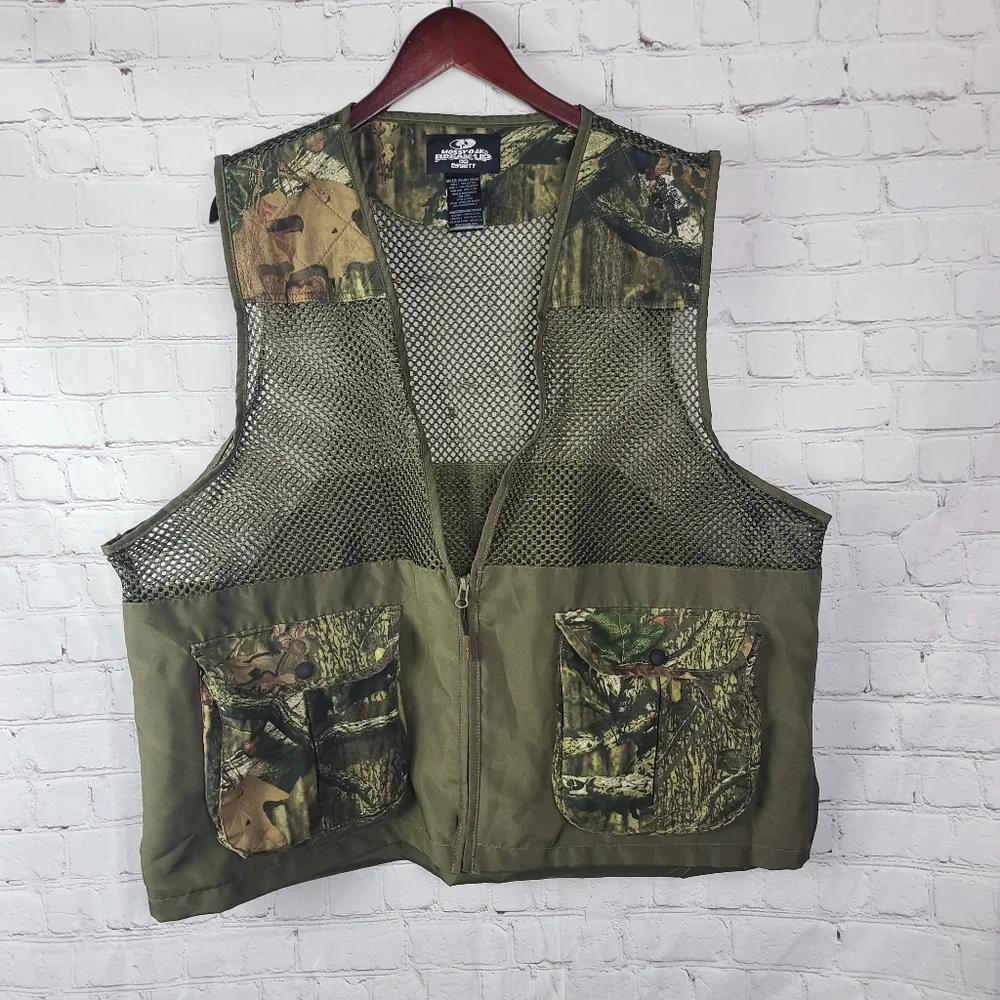 MossyOak Break-Up Infinity Outdoor Sports Vest. Men's XL/2XL Green Camo